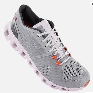 On Women’s X sneakers size 8